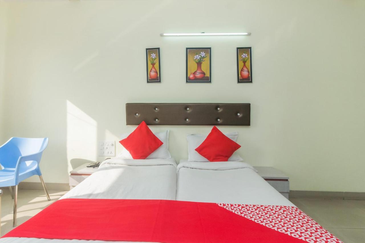 Flagship 4387 Hotel Theem Plaaza Nashik Εξωτερικό φωτογραφία