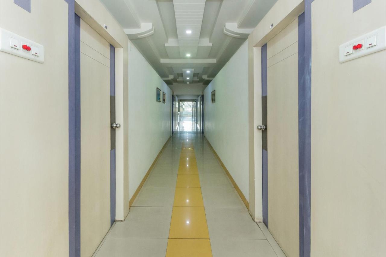 Flagship 4387 Hotel Theem Plaaza Nashik Εξωτερικό φωτογραφία